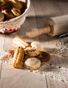Assortiment de bredeles, petits gâteaux de noël alsaciens Biscuiterie de l'Oncle Hansi 200g